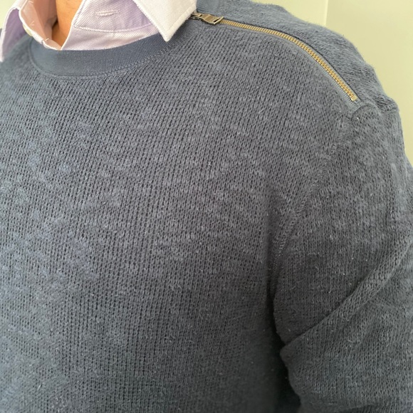 Banana Republic luxe sweater with pouch and zip - Picture 2 of 5